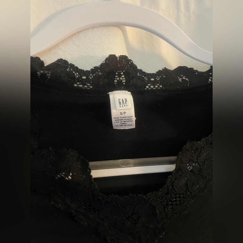 GAP Black Lace Trim Long Sleeve & sleeveless top small petite - Picture 5 of 6